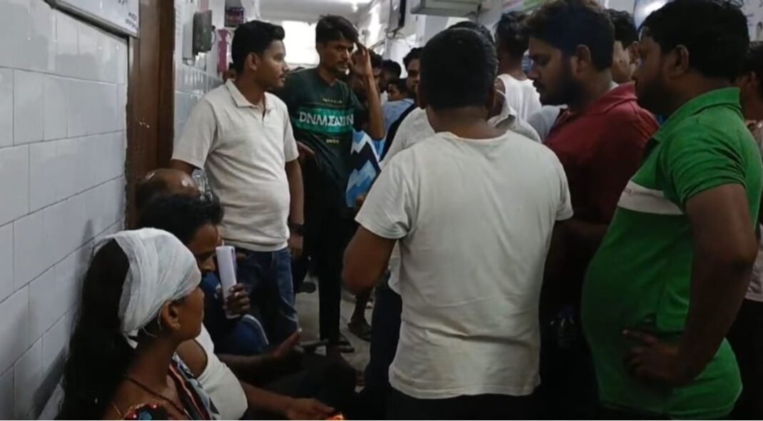 Giridih : जमीन विवाद में दो पक्षों के बीच खूनी खेल, हिंसक झड़प में 8 घायल...