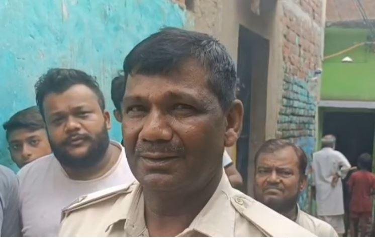 Dhanbad : मामले की जानकारी देती पुलिस