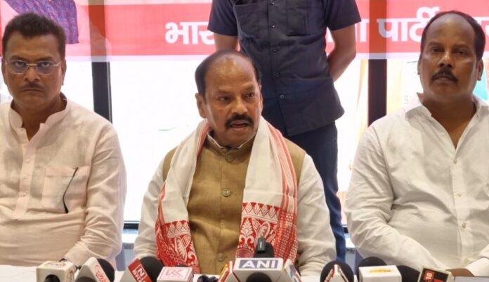 Hazaribagh : “भाजपा के 11 साल बेमिसाल” नरेंद्र मोदी के नेतृत्व में देश को अलग पहचान बनाई-रघुवर दास...