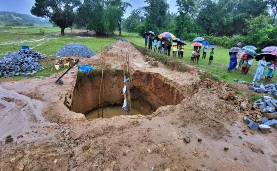 Khunti : मुरहू में दर्दनाक हादसा, कुएं में दबे दो मासूम...