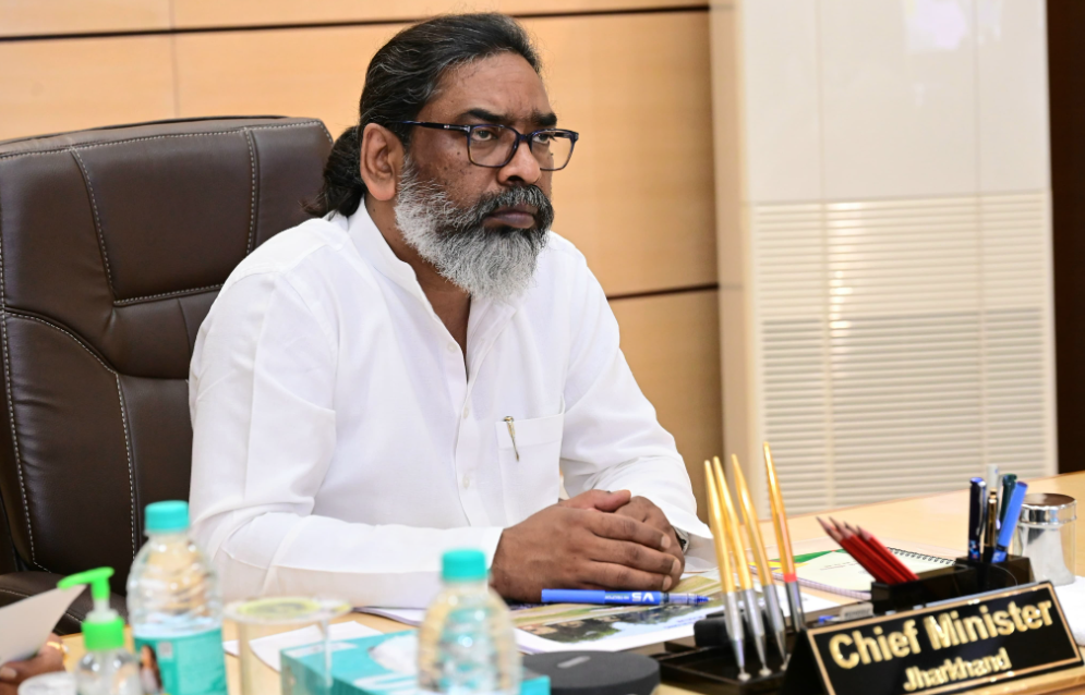 Ranchi : बैठक के दौरान सीएम हेमंत सोरेन