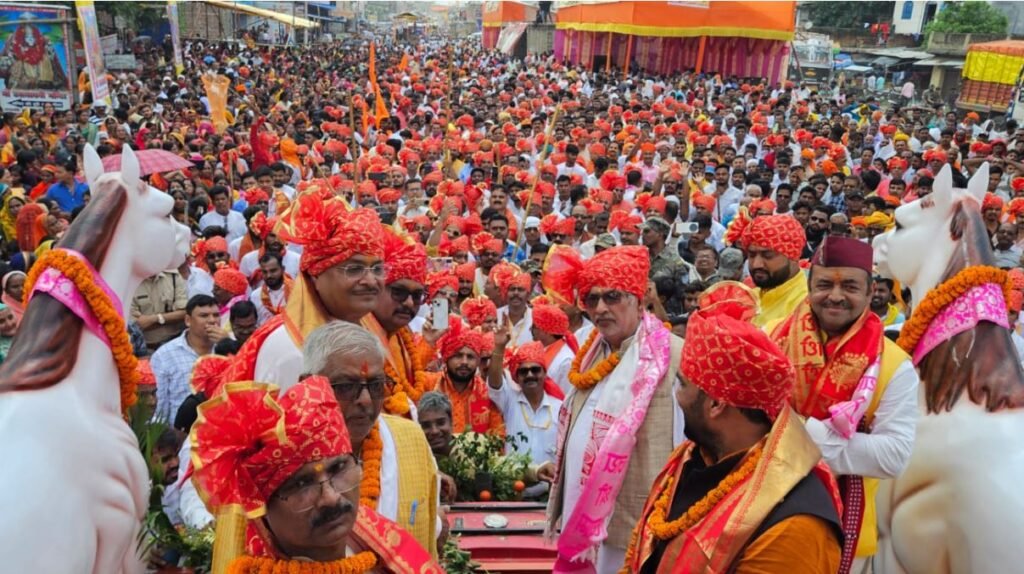 Chauparan में आयोजित हुई भव्य भगवान जगरनाथ की रथ यात्रा, सांसद मनीष जायसवाल हुए शामिल... Hazaribagh रथयात्रा में सांसद मनीष जायसवाल सहित कई नेता हुए शामिल