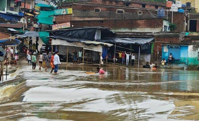 Ramgarh : छिन्नमस्तिका दर्शन करने आया पटना का युवक भैरवी नदी में समाया, तलाश में जुटी NDRF की टीम...