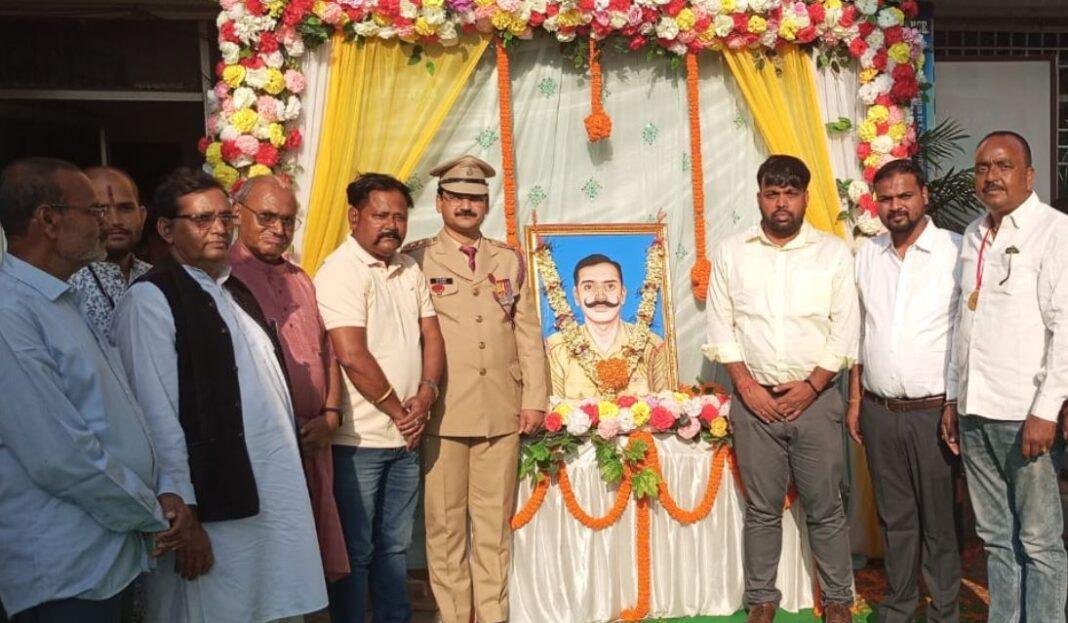 Hazaribagh : कारगिल शहीद विद्यानंद सिंह का मनाया गया 26 वां शहादत दिवस, गौरव सम्मान से सम्मानित हुए समाज के विभूति...