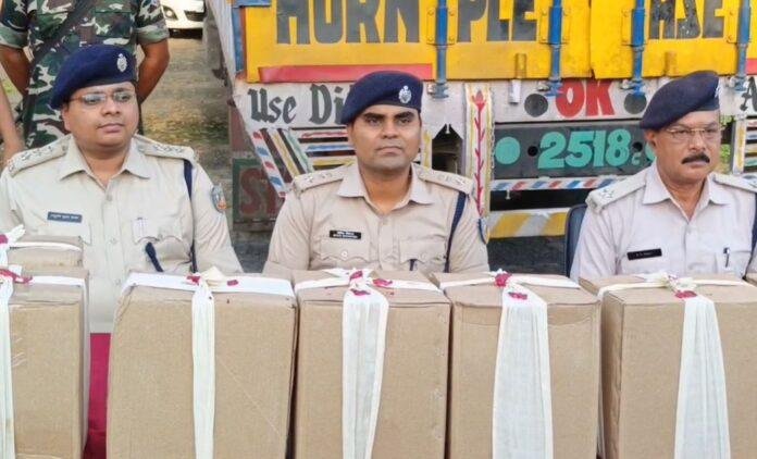 Dhanbad Crime : धनबाद पुलिस की बड़ी कार्रवाई, करोड़ो का अवैध शराब धराया...