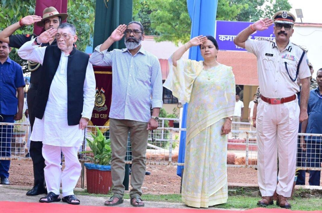 Breaking : राज्यपाल संतोष गंगवार और सीएम हेमंत सोरेन ने शहीद जवान को दी श्रद्धांजलि...