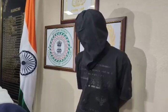 Ranchi Crime : कट्टा-कारतूस लेकर घूम रहे थे शातिर, पुलिस ने नाबालिग समेत दो को धर दबोचा...