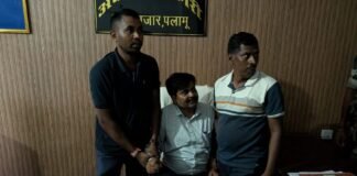 Palamu ACB की ताबड़तोड़ कार्रवाई, नावा बाजार सीओ घूस लेते रंगेहाथ गिरफ्तार...