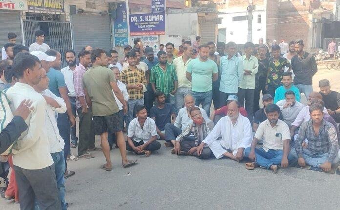 तू6 Hazaribagh : लचर बिजली व्यवस्था पर सड़कों पर उतरे लोग, सांसद मनीष जायसवाल ने दी ये चेतावनी...