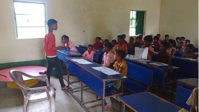 बच्चे के हवाले स्कूल छोड़कर खुद हुए गायब स्कूल संचालक, निरीक्षण में खुली पोल