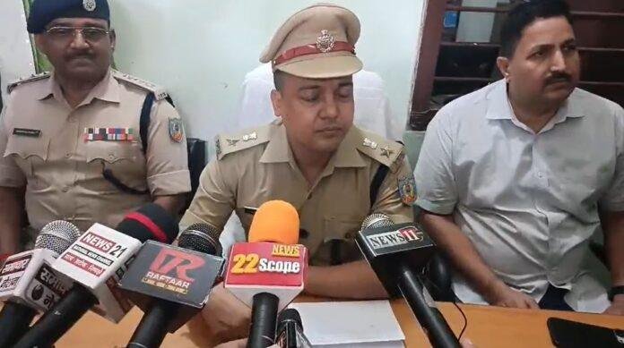 अपराधियों ने आंखों पर बांधी पट्टी, पुलिस ने बच्ची को सुरक्षित निकाला