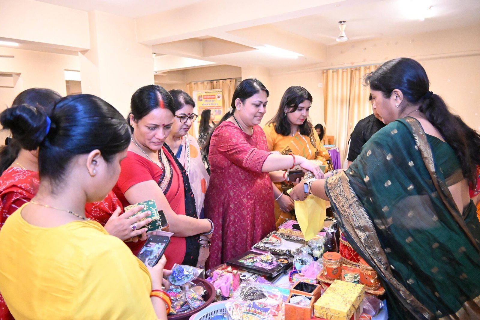 महिलाओ को आत्मनिर्भर बना रही लेट्स इंस्पायर बिहार की गार्गी इकाई, गृहिणी उत्सव में...