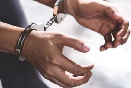 सिमडेगा में धर्मगुरुओं से लूटपाट व हमले के मामले में 5 अंतरराज्यीय अपराधी गिरफ्तार, ओडिशा से दबोचे गए आरोपी