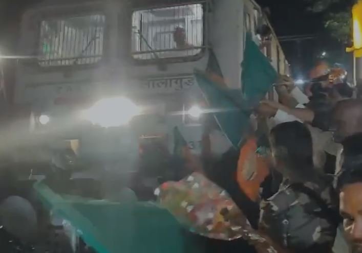 चिचाकी स्टेशन पर हटिया–इस्लामपुर एक्सप्रेस ट्रेन के ठहराव की शुरुआत, क्षेत्रवासियों में हर्ष की लहर
