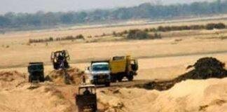 अवैध बालू उठाव के खिलाफ विधायक अमित महतो की बड़ी कार्रवाई, रातभर छापेमारी में पकड़ी गईं 9 गाड़ियां