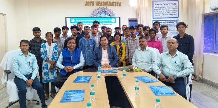 रांची के टूल रूम में 