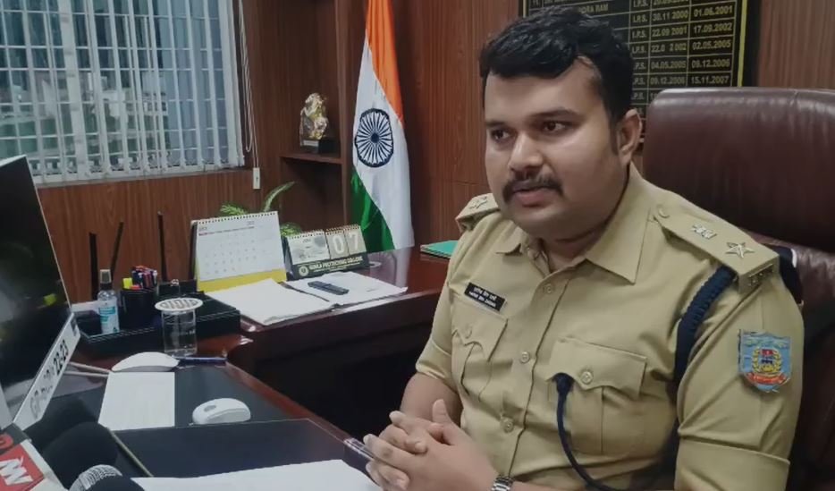 Gumla Murder : व्यापारी विनोद जाजोदिया हत्याकांड का सनसनीखेज खुलासा-रेकी की..घात लगाई..और मार डाला, तीन गिरफ्तार.... Gumla Murder : जानकारी देते एसपी