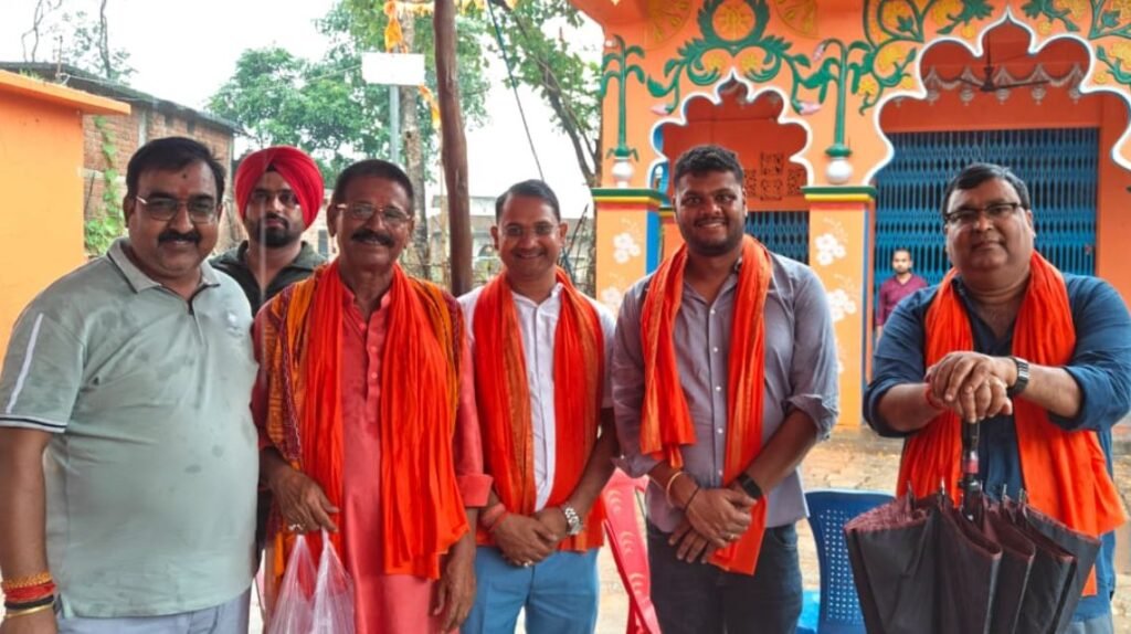Hazaribagh : "सांसद तीर्थ दर्शन" महाअभियान: विष्णुगढ़ प्रखंड के अचलजामु से 65 तीर्थयात्रियों का दूसरा जत्था रवाना, दिखा भक्ति और उत्साह का माहौल