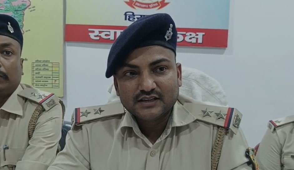 Pakur Crime : प्यार की सजा मौत! तीन घंटे में मर्डर मिस्ट्री का सनसनीखेज खुलासा, पति-पत्नी गिरफ्तार... Pakur Crime : प्रेम-प्रसंग में हुई थी हत्या