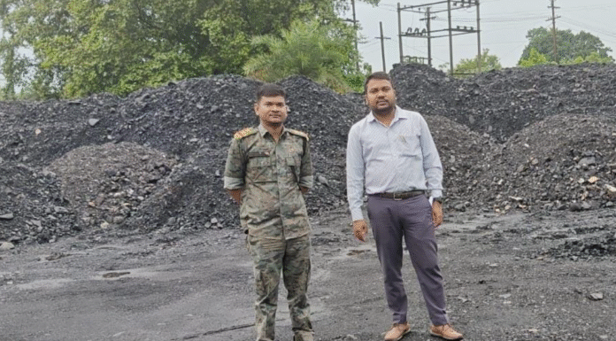 Bokaro : भोजुडीह रेलवे जंक्शन के समीप मिला 7000 टन अवैध कोयला भंडारण, खनन टीम ने...
