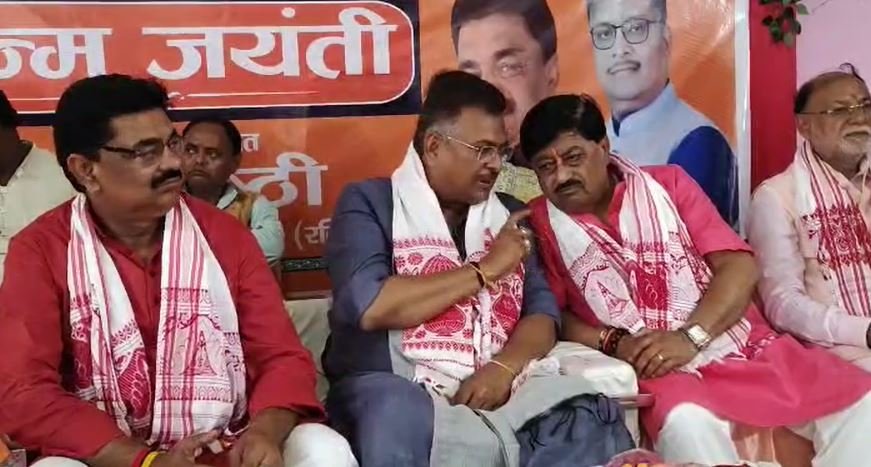 Bokaro : इरफान अंसारी से स्वास्थ्य विभाग नहीं संभल रहा है हेमंत कोई दूसरी व्यवस्था कर ले-सांसद मनीष जायसवाल का बड़ा बयान...
