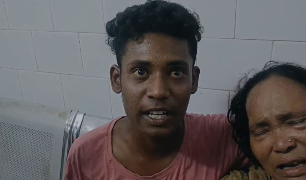 Giridih : दो पक्षों में हो रही लड़ाई के बीच तीसरे युवक का काट दिया गला... Giridih : जानकारी देते परिजन