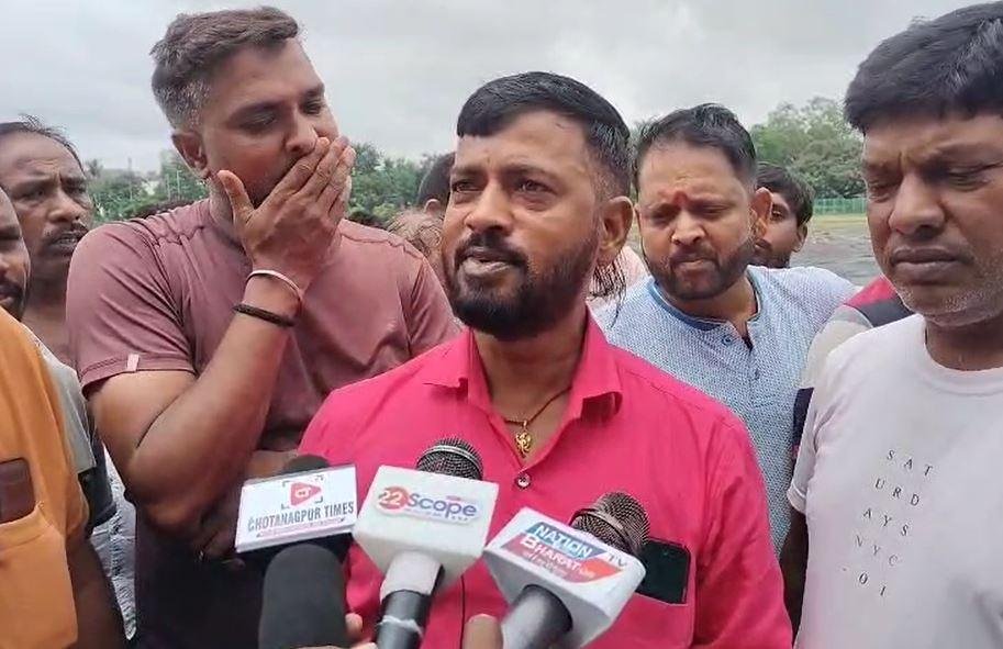 Dhanbad : कर्मियों ने आंदोलन की दी चेतावनी
