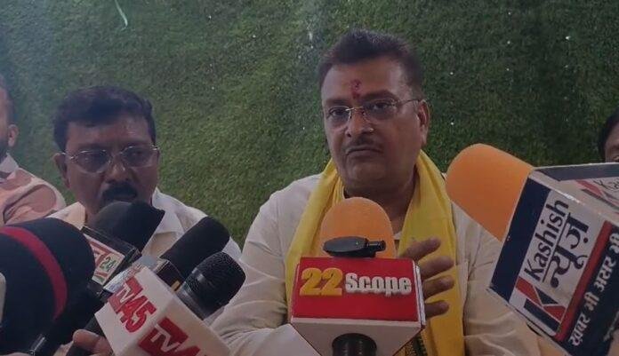 Ramgarh : कैदी की संदिग्ध मौत पर सियासत गर्म, सांसद मनीष जायसवाल ने पुलिस की कार्रवाई पर उठाए सवाल...