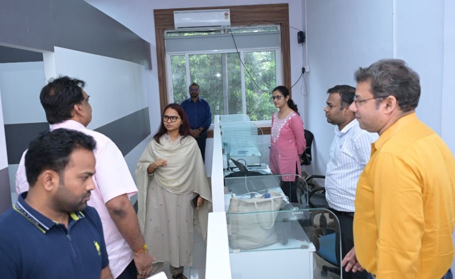 Breaking : मंत्री शिल्पी नेहा तिर्की ने नेपाल हाउस का किया औचक निरीक्षण, कर्माचारियों में मचा हड़कंप... Breaking : निरीक्षण के दौरान मंत्री