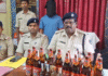 Simdega Crime : अवैध शराब बेचते हुए रंगेहाथ शख्स गिरफ्तार, भारी मात्रा में...