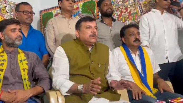 संजय सिंह का चुनाव आयोग पर हमला, कहा- BJP की बन गई है कठपुतली