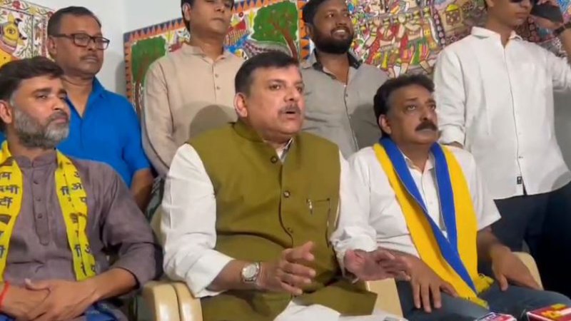 संजय सिंह का चुनाव आयोग पर हमला, कहा- BJP की बन गई है कठपुतली