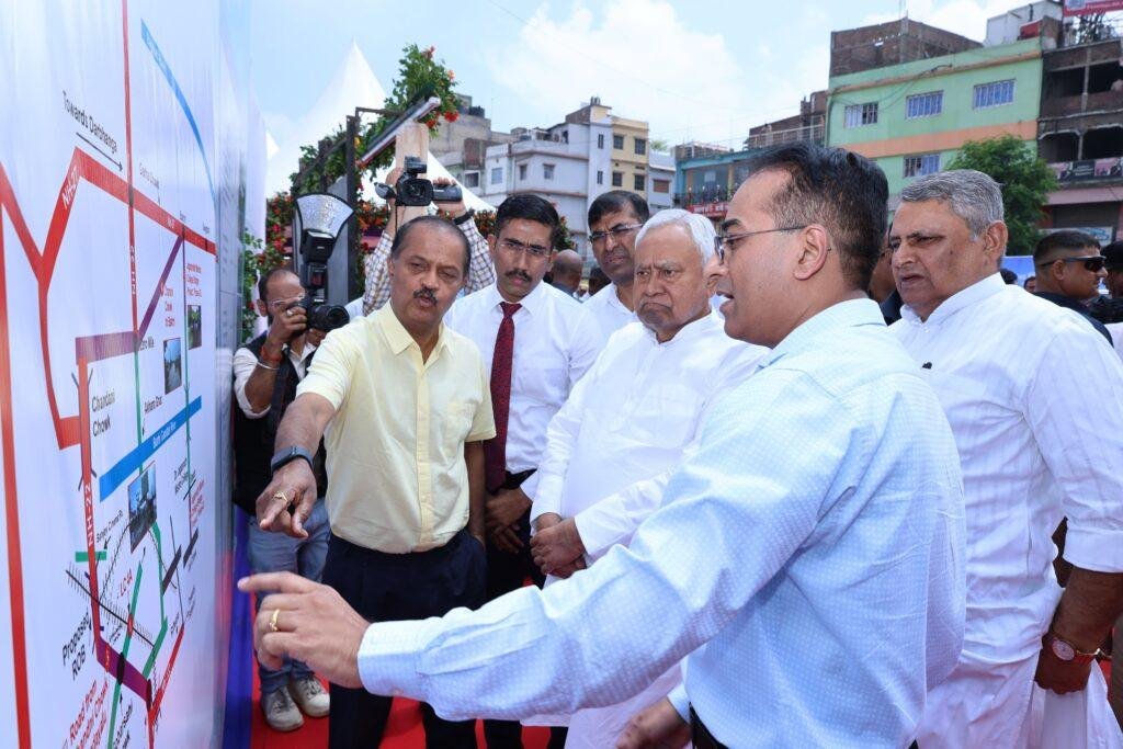 मुख्यमंत्री ने मुजफ्फरपुर जिले में प्रगति यात्रा के दौरान की गई घोषणाओं से संबंधित विकास योजनाओं का किया शिलान्यास