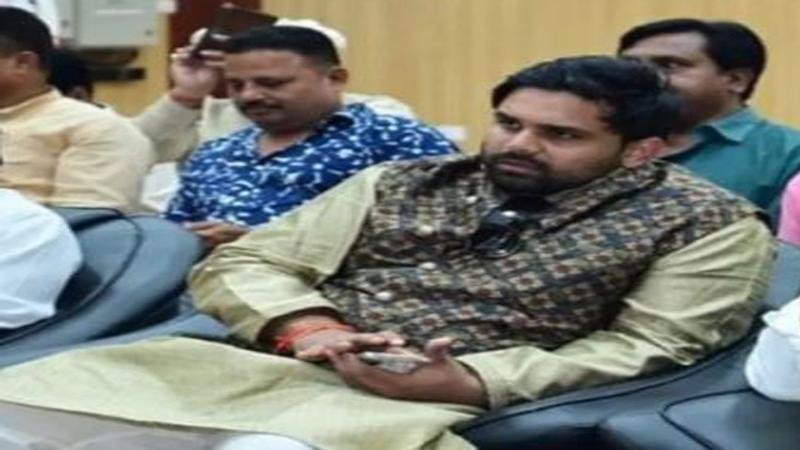 पटना AIIMS में MLA चेतन आनंद से मारपीट! आधे घंटे तक बनाए रखा बंधक