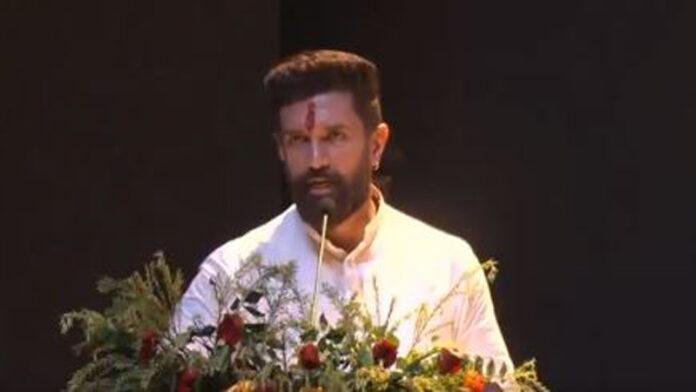 Chirag Paswan NDA के साथ भी और खिलाफ भी... आखिर बिहार में चाहते क्या हैं चिराग?