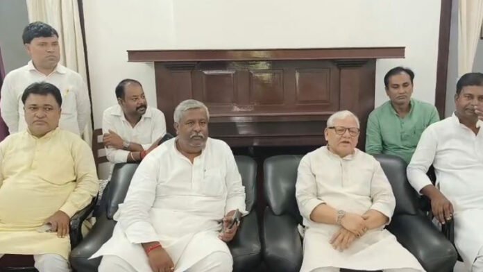 पूर्व सांसद का लालू परिवार पर हमला, कहा- जो तेज प्रताप को नहीं संभाल पाए वे क्या संभालेंगे बिहार