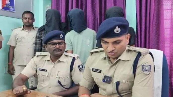 दोस्त की गोली मारकर हत्या मामले में पुलिस की त्वरित कार्रवाई, 3 आरोपी गिरफ्तार, मुख्य आरोपी फरार