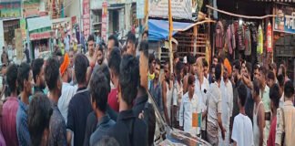 गुस्से में लोगों को गाली देते हुए दिखायी दिए BJP MLA संजय सिंह , Video वायरल