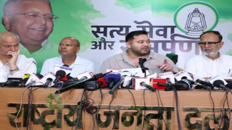 तेजस्वी ने आयोग पर उठाए कई सवाल, चुनाव से पहले पुनरीक्षण का फैसला कितना सही है?