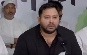 तेजस्वी का बिहार चुनाव आयोग पर हमला, बताया पोस्ट ऑफिस