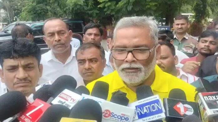 राज्यपाल से मिले पप्पू, कहा- हमने तत्काल बिहार में राष्ट्रपति शासन लगाने की कर दी मांग