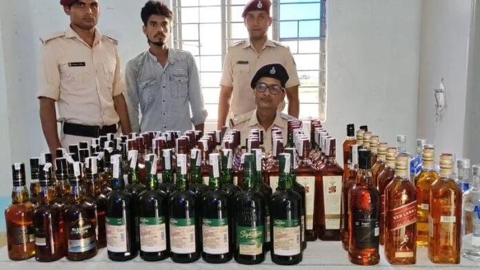 सप्तक्रांति एक्सप्रेस से भारी मात्रा में शराब बरामद, कारोबारी गिरफ्तार