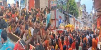 सावन की दूसरी सोमवारी पर जिलों के मंदिरों में उमड़ी लाखों श्रद्धालुओं की भीड़