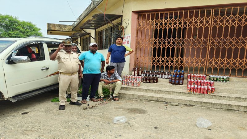 शराब की बड़ी खेप को उत्पाद बलों ने किया जब्त, एक तस्कर गिरफ्तार