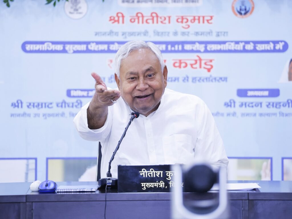 चुनाव से पहले CM नीतीश का मास्टरस्ट्रोक, 1.11 करोड़ लोगों के खाते में भेजे गए पेंशन 3 22Scope News Nitish 1 22Scope News