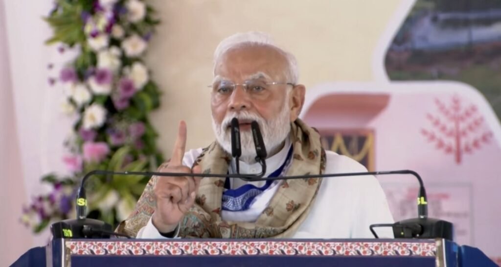 मोतिहारी में पीएम ने कहा- ये चंपारण की धरती है, बनाया है इतिहास