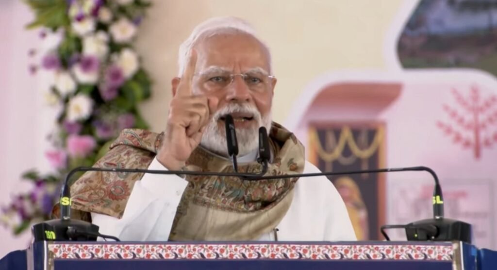 मोतिहारी में पीएम ने कहा- ये चंपारण की धरती है, बनाया है इतिहास
