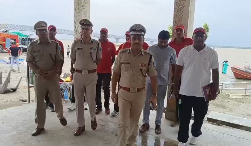 गंगा के बढ़ते जलस्तर पर अलर्ट मोड में SSB, भद्र घाट पहुंचे IG निशांत कुमार
