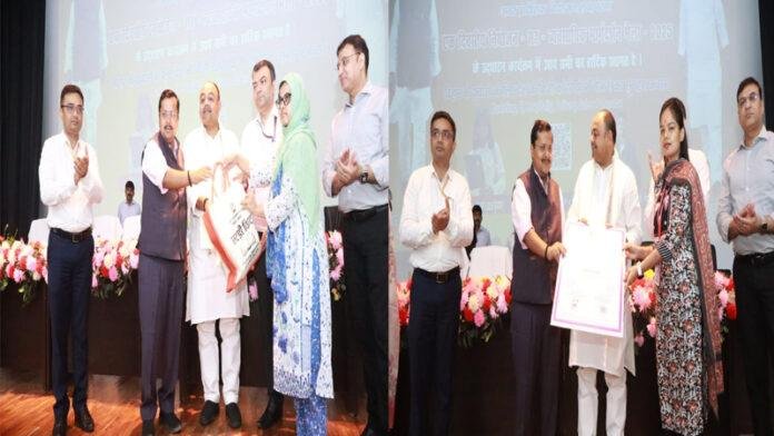 मंत्री नितिन ने रोजगार मेले में आज 4 हजार लोगों को दिया रोजगार