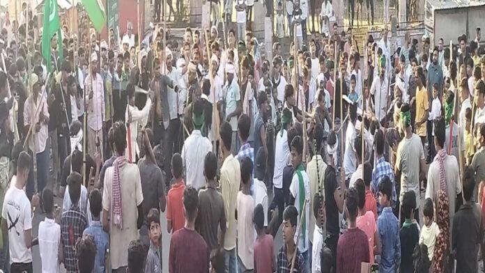 विभिन्न जगहों पर निकाली गई ताजिया जुलूस, बड़ी संख्या में शामिल हुए युवा व बुजुर्ग